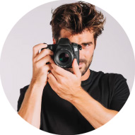 We find <br />the photographer <br/>for you