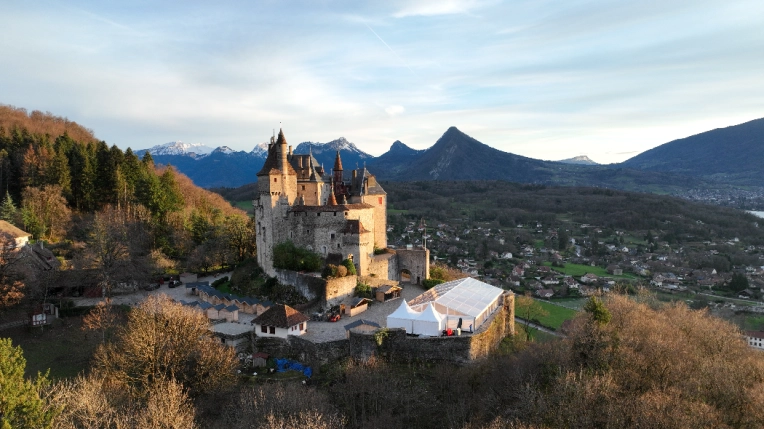 Photographie, Retouche photo, Vidéo et montage, Drone, Mariage, Immobilier & Architecture, Evènement, Vue du ciel, Nature, Suivi de chantier, Traditionnel, Lifestyle